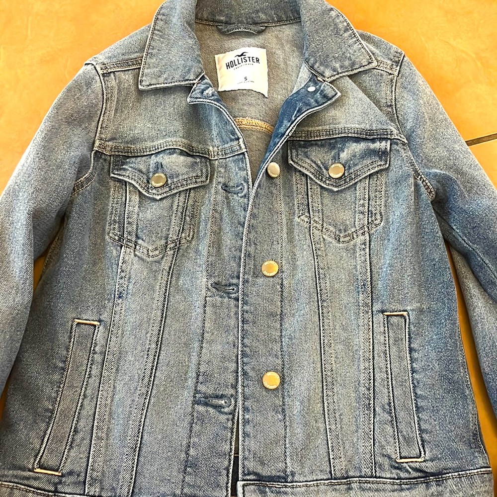 Jean jacket small women’s hollister
